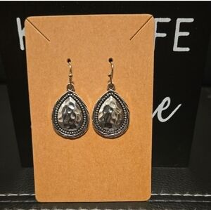 Chic Silver Teardrop Earrings